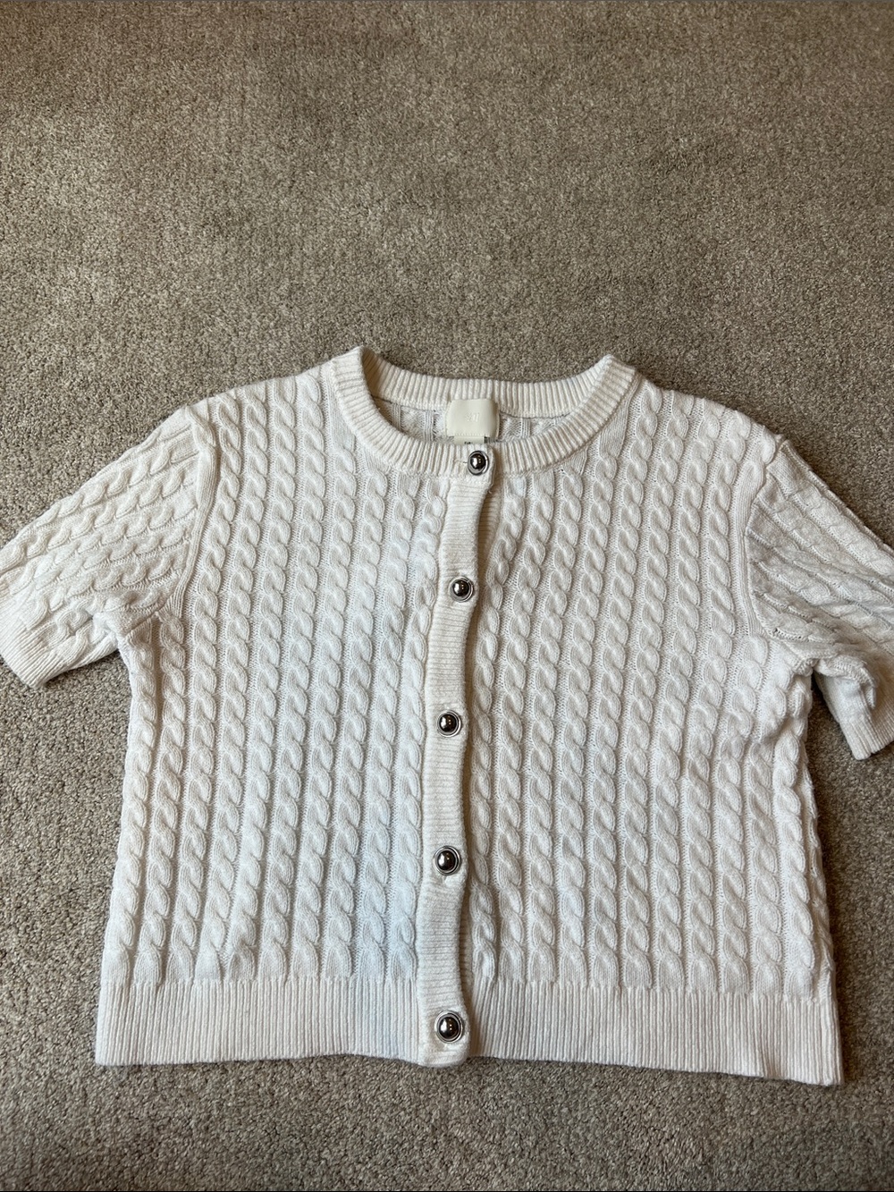 Short sleeve sweater